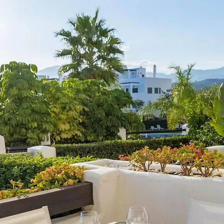 Apt. With Terrace And Sea Views Apartment *